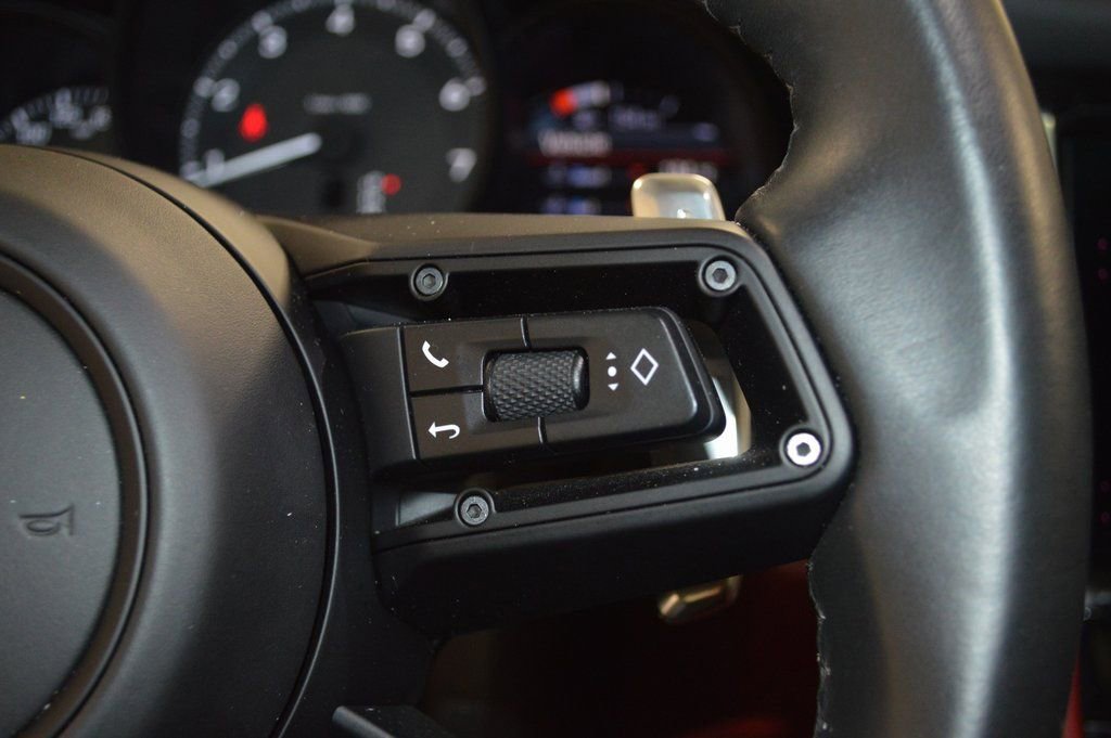 Certified 2025 Porsche Macan image 23