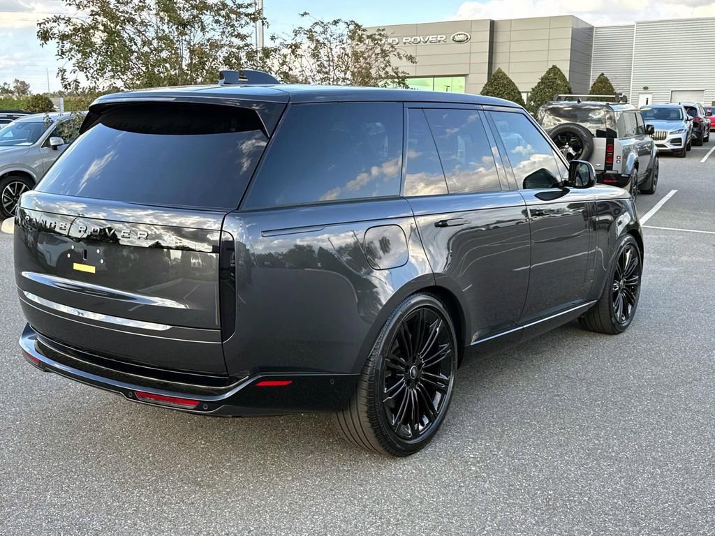 New 2025 Land Rover Range Rover SE AWD/4WD image 6