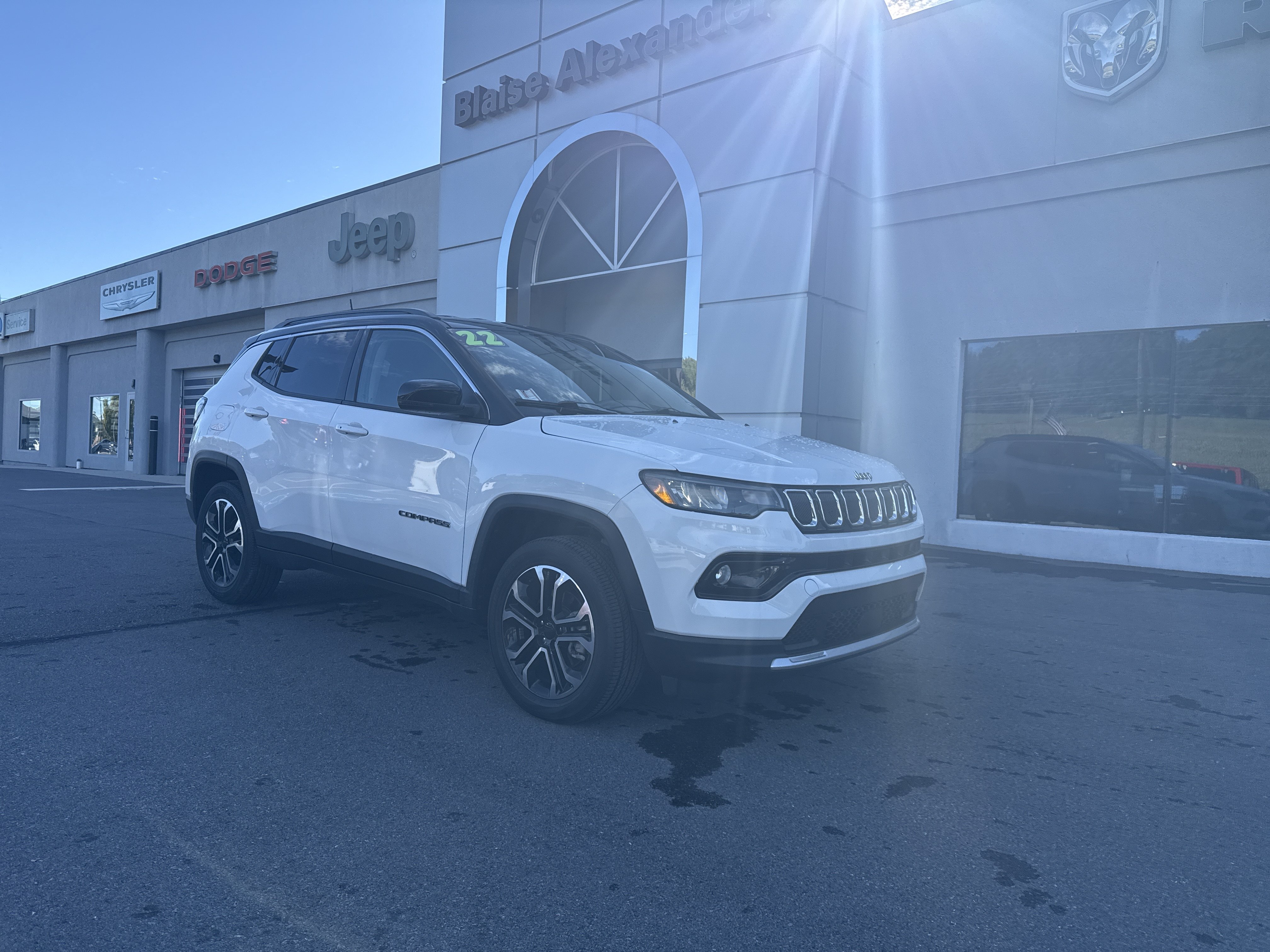 Used 2022 Jeep Compass Limited AWD/4WD image 1