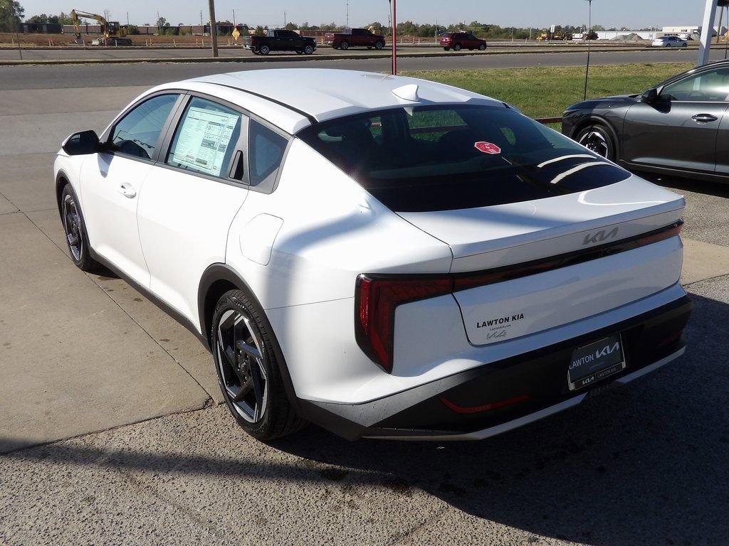 Used 2025 Kia K4 EX image 9