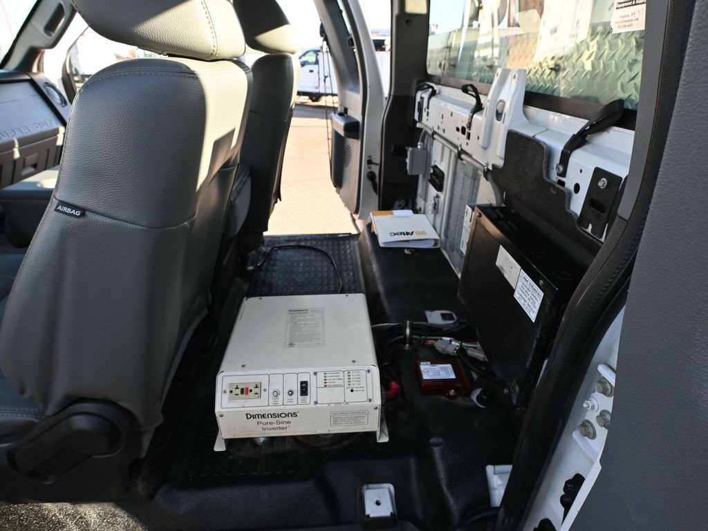 Used 2012 Ford F550 4x4 SuperCab Super Duty w/ Payload Upgrade Pkg image 39