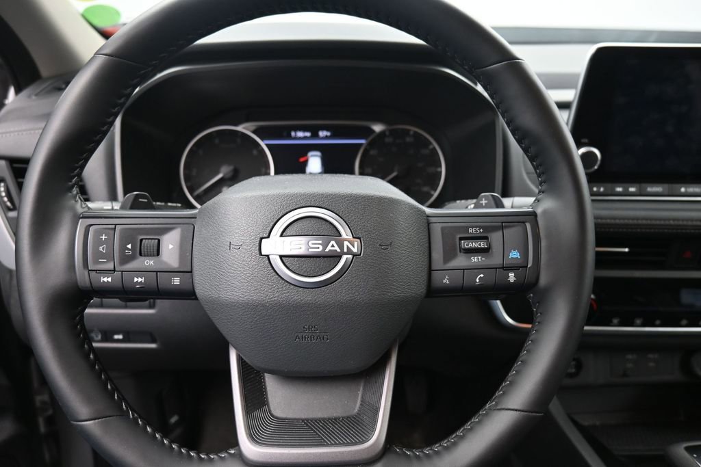 Used 2025 Nissan Rogue SV AWD/4WD image 18
