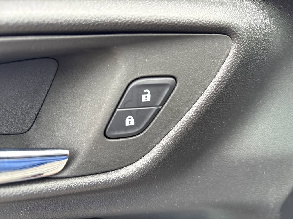 Certified 2025 Chevrolet Trax LS FWD image 13