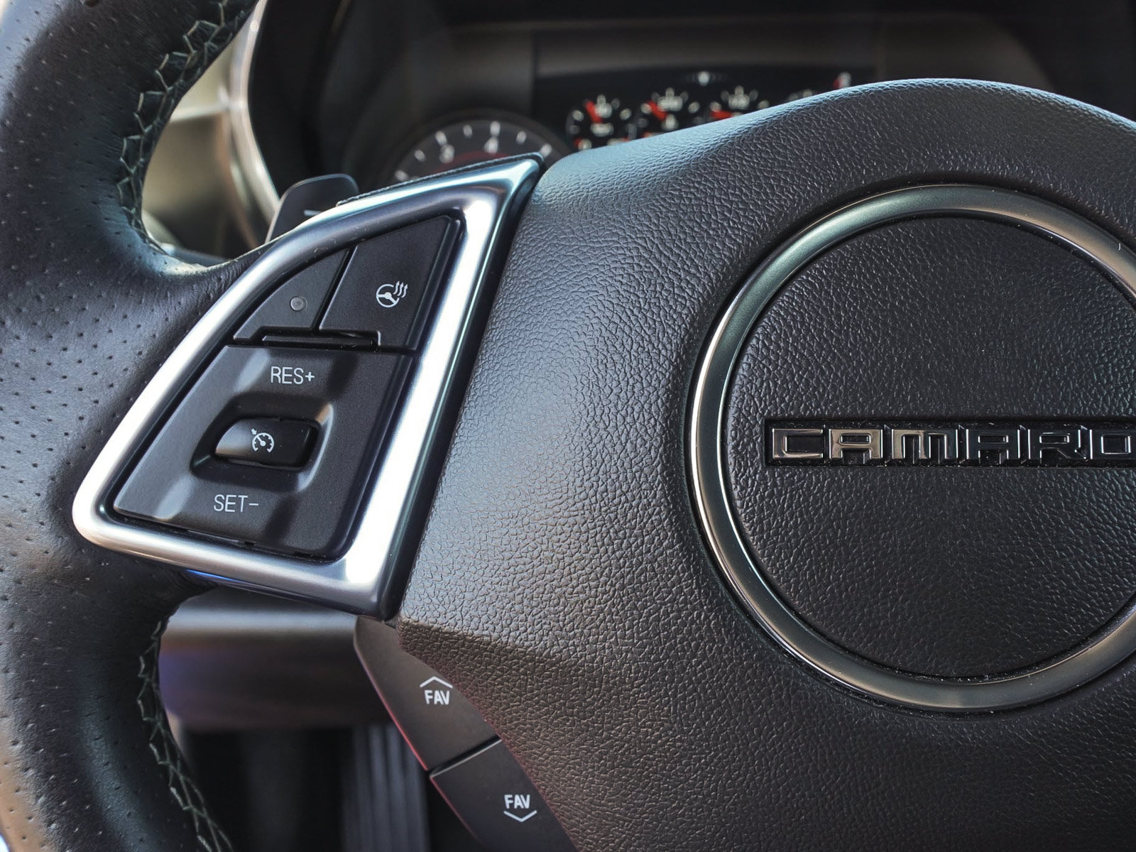 Used 2018 Chevrolet Camaro SS RWD image 27