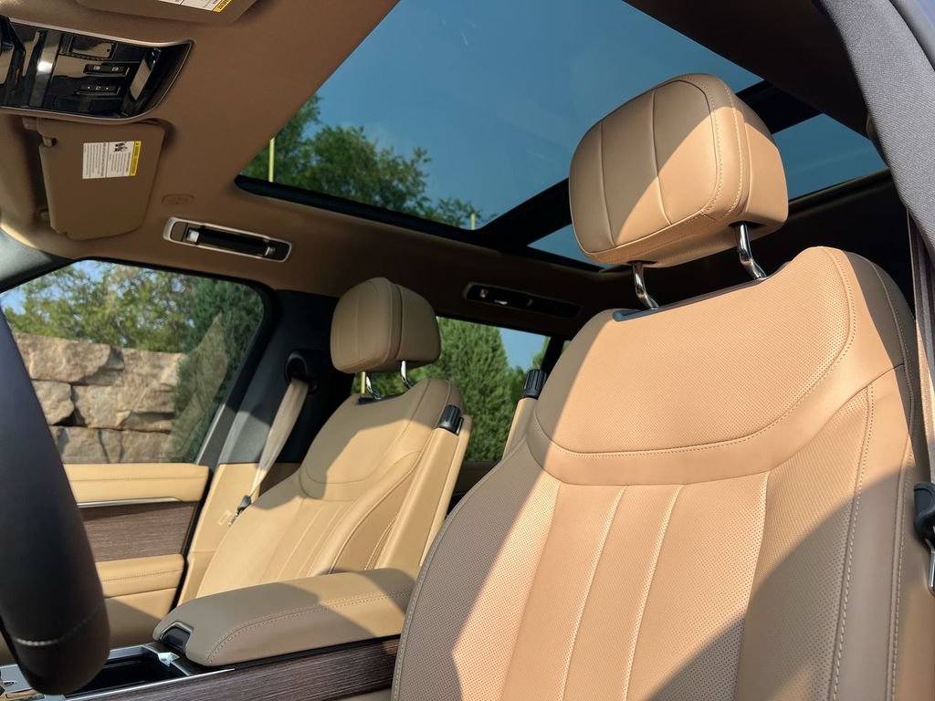 New 2026 Land Rover Range Rover Long Wheelbase SE AWD/4WD image 20