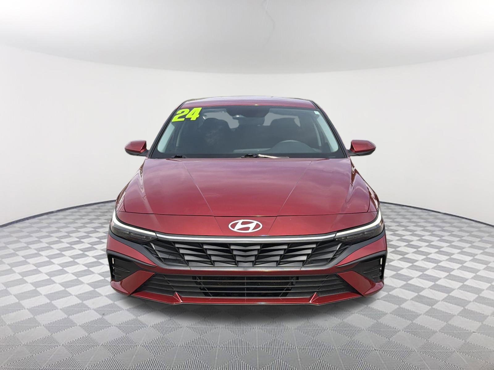 Used 2024 Hyundai Elantra Blue image 2