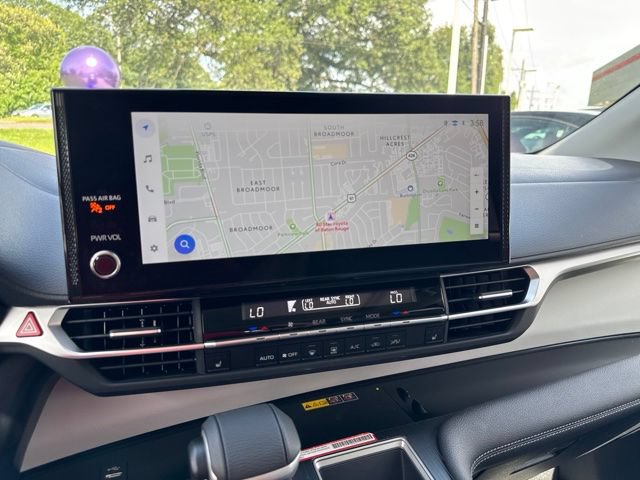 Used 2026 Toyota Sienna XLE FWD image 28