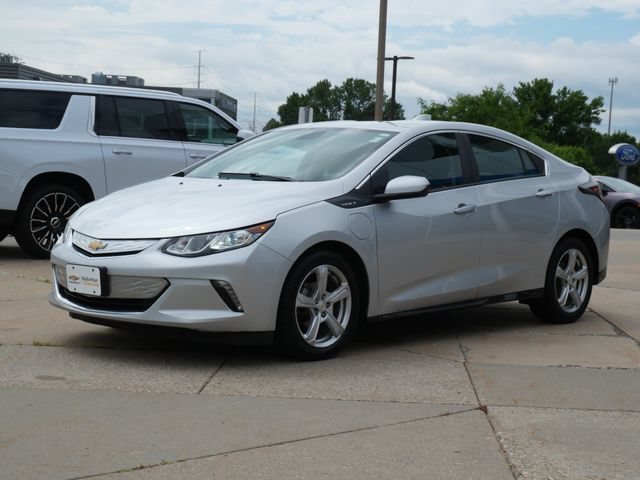 Used 2017 Chevrolet Volt LT w/ Comfort Package FWD image 3