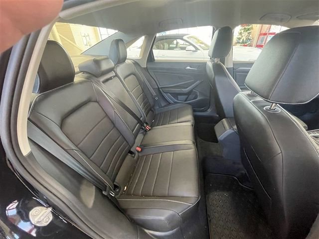 Used 2023 Volkswagen Jetta SE image 24