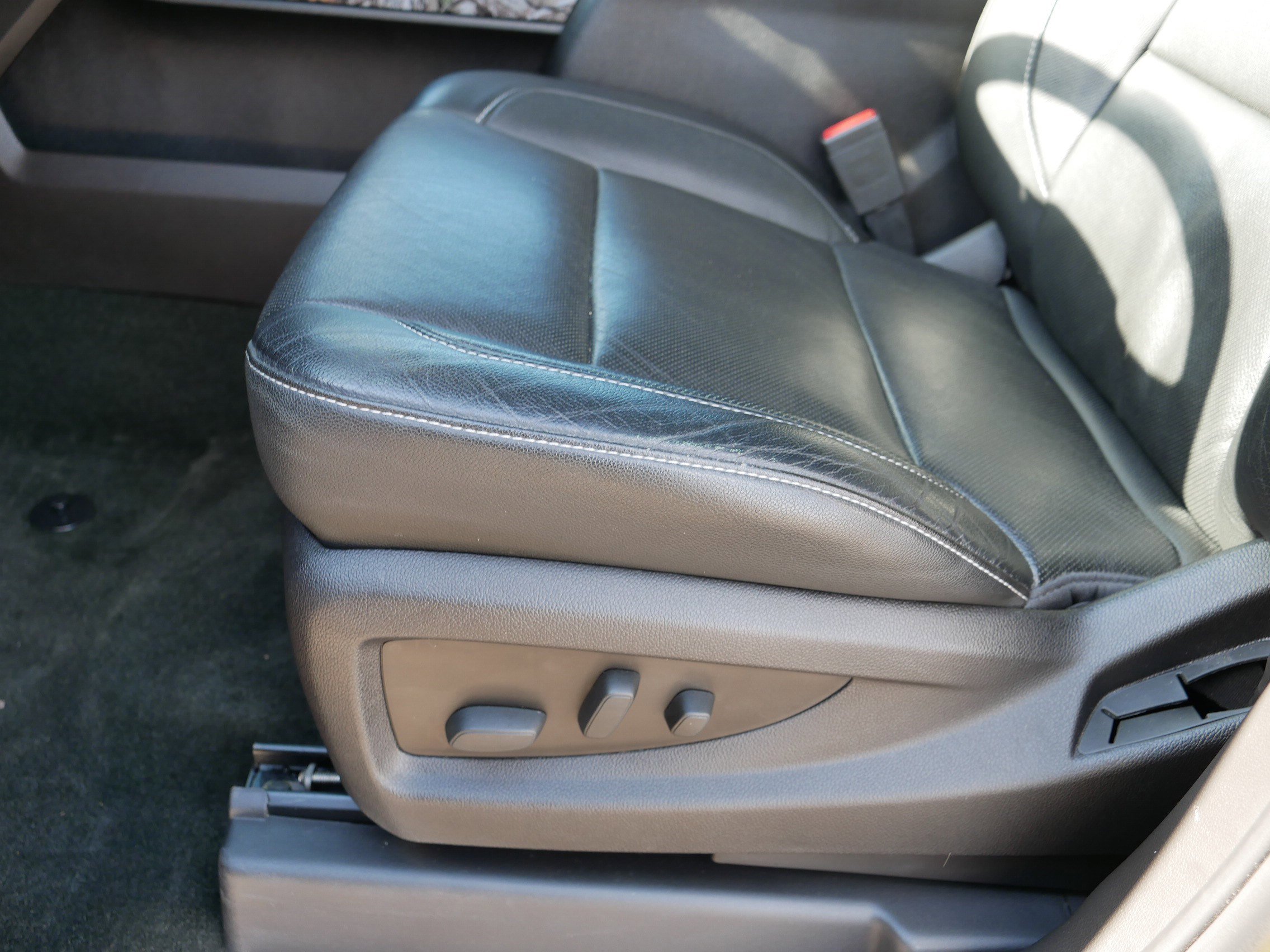 Used 2017 Chevrolet Silverado 1500 LTZ Z71 w/ Realtree Edition AWD/4WD image 20