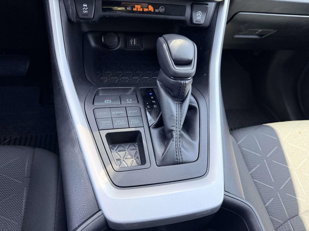 Certified 2023 Toyota RAV4 XLE w/ Convenience Package AWD/4WD image 6