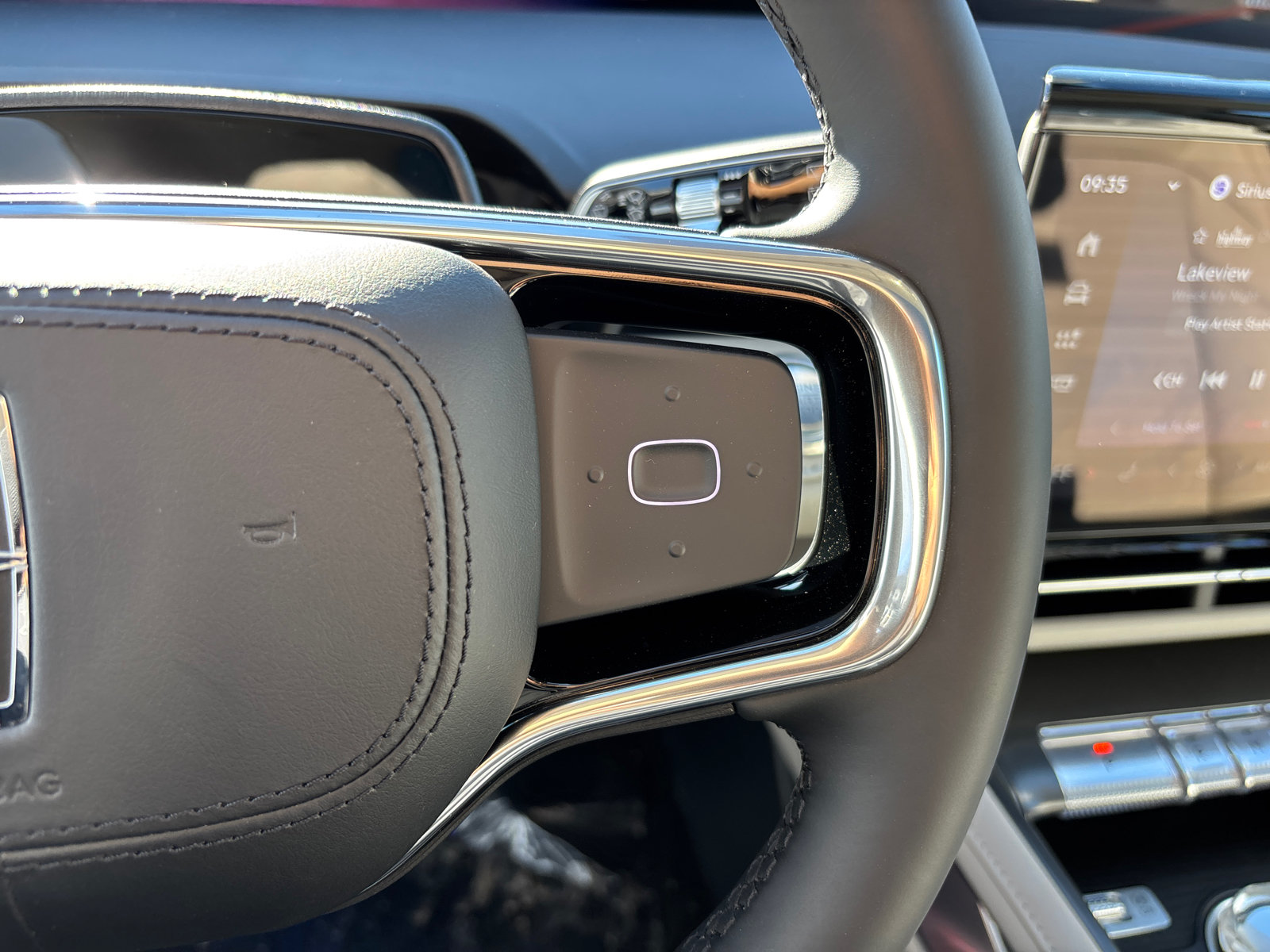 New 2026 Lincoln Nautilus Reserve w/ Jet Appearance Package AWD/4WD image 17