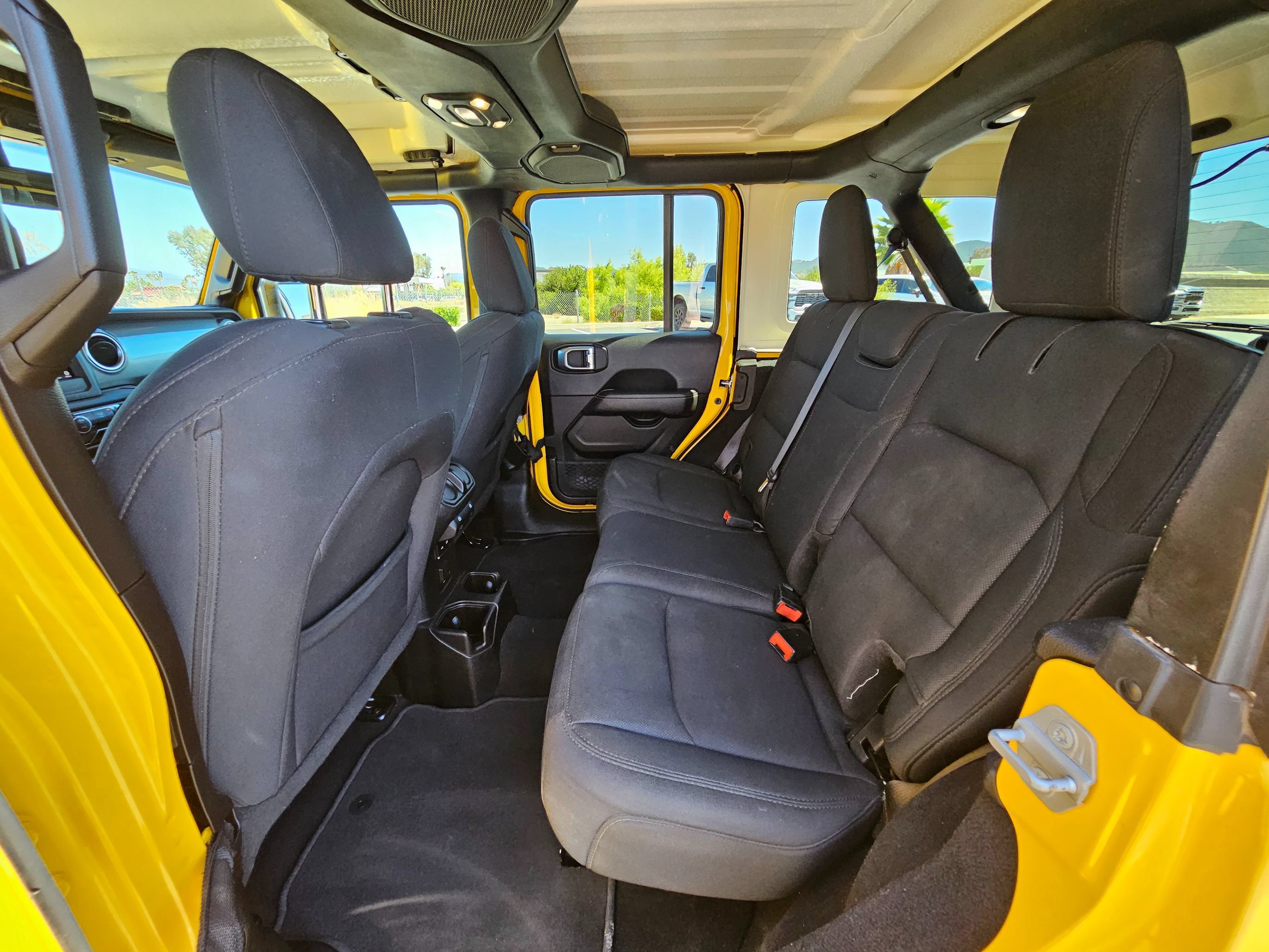 Used 2019 Jeep Wrangler Unlimited Sahara AWD/4WD image 18