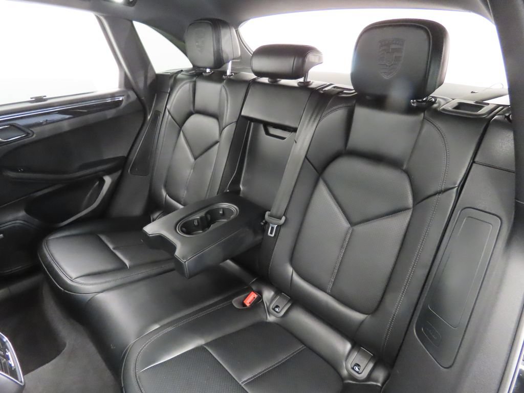 Certified 2026 Porsche Macan AWD/4WD image 44