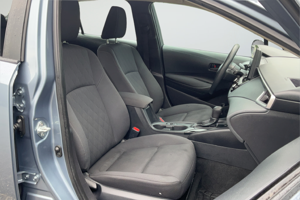 Used 2024 Toyota Corolla LE FWD image 19