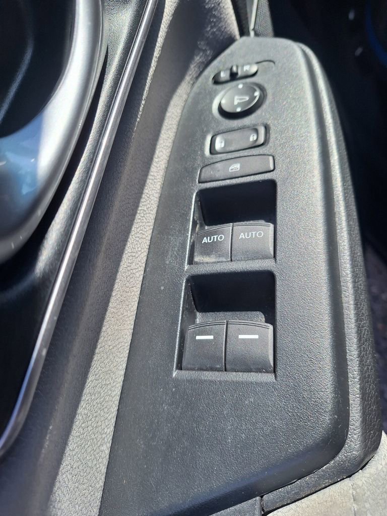 Used 2017 Honda CR-V EX image 19