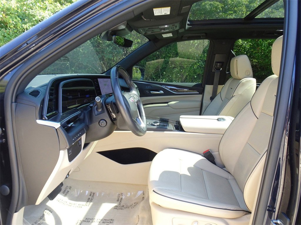 Used 2022 Cadillac Escalade ESV Premium Luxury image 9