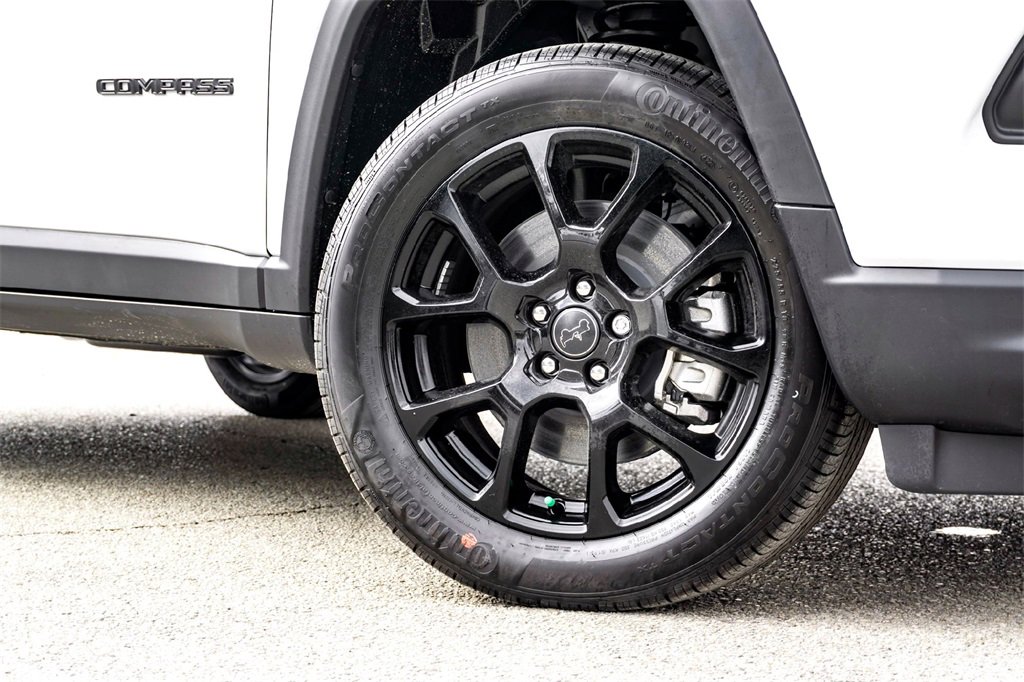 New 2026 Jeep Compass Latitude image 2