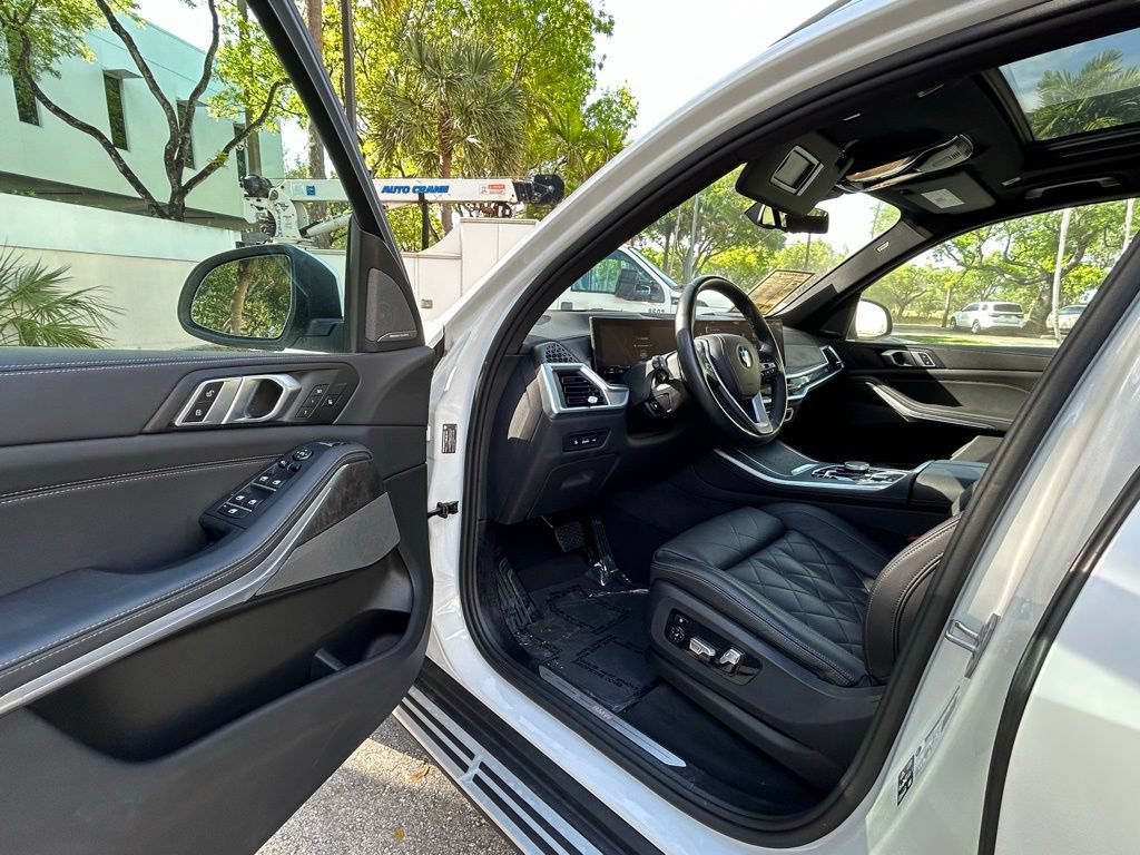 Used 2025 BMW X5 xDrive40i AWD/4WD image 15