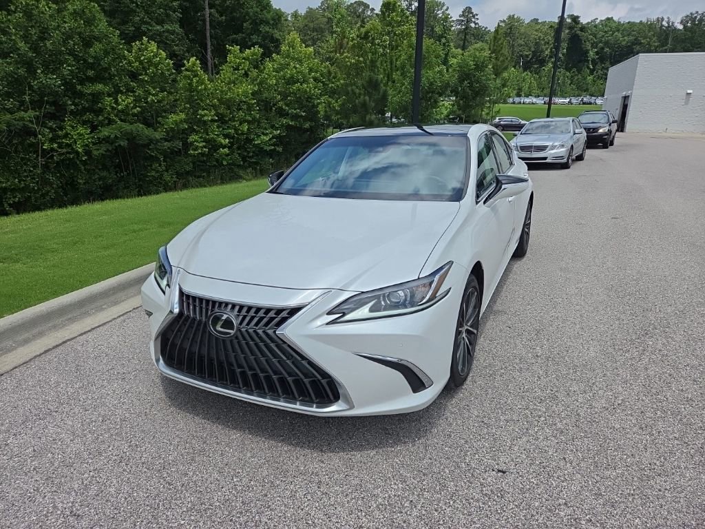 Used 2022 Lexus ES 350 w/ Premium Package FWD image 2