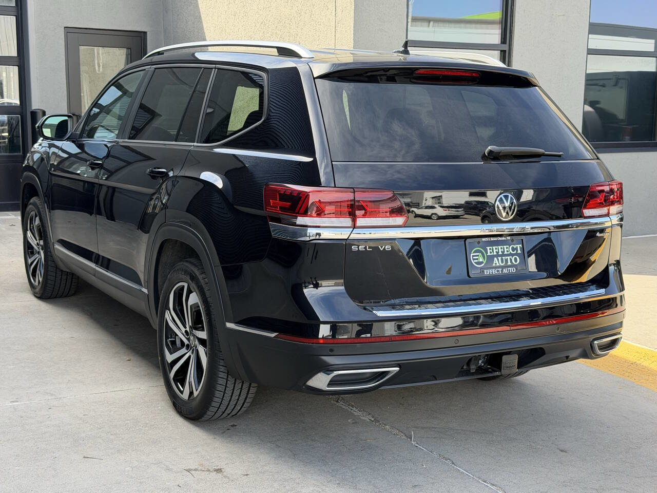 Used 2023 Volkswagen Atlas SEL AWD/4WD image 8