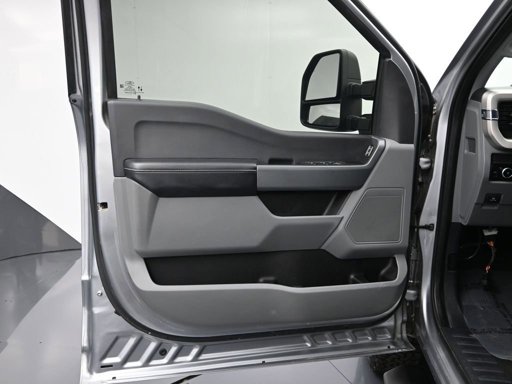 Used 2024 Ford F350 XLT image 11