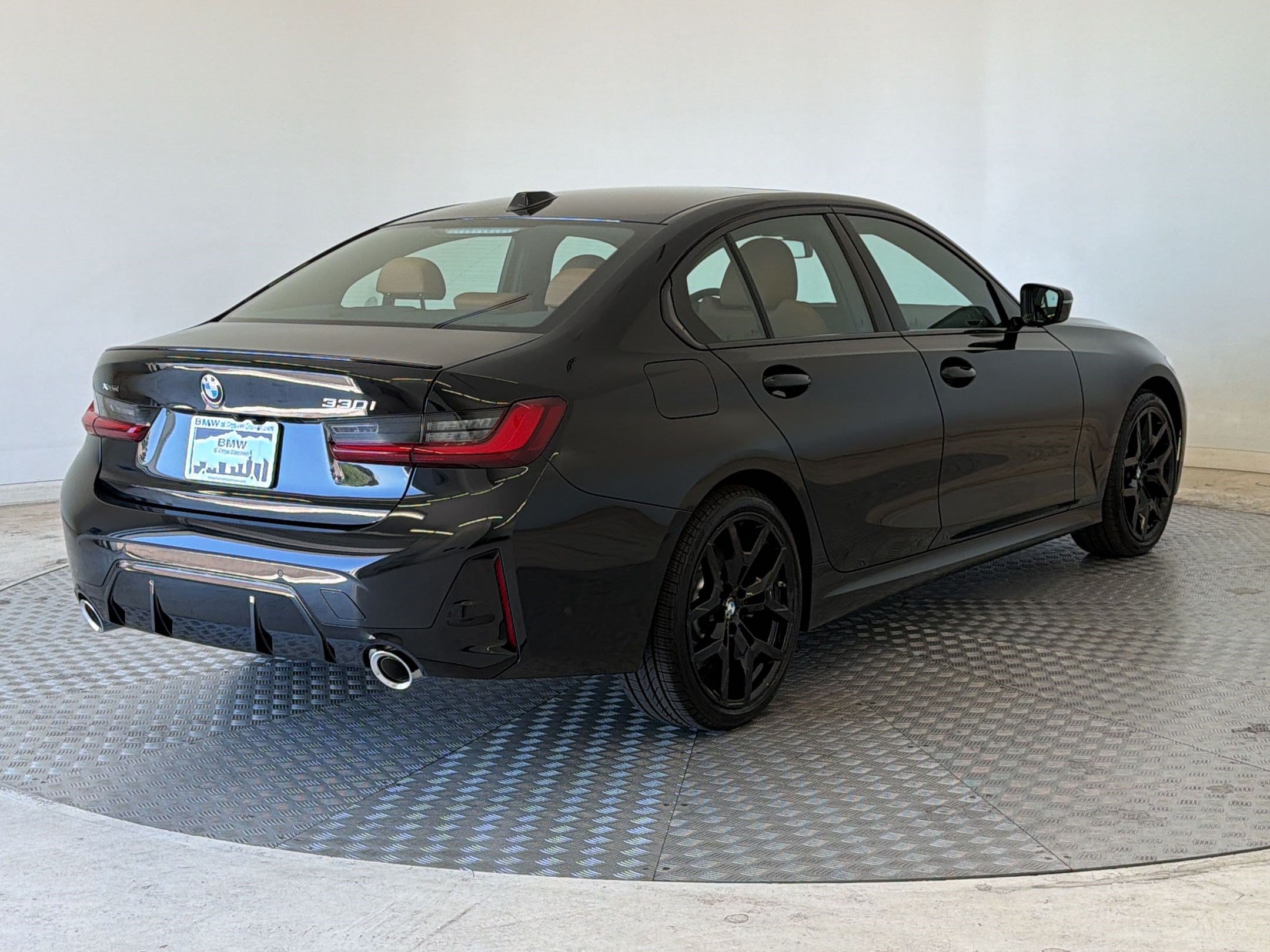 New 2026 BMW 330i xDrive Sedan w/ M Sport Package AWD/4WD image 9