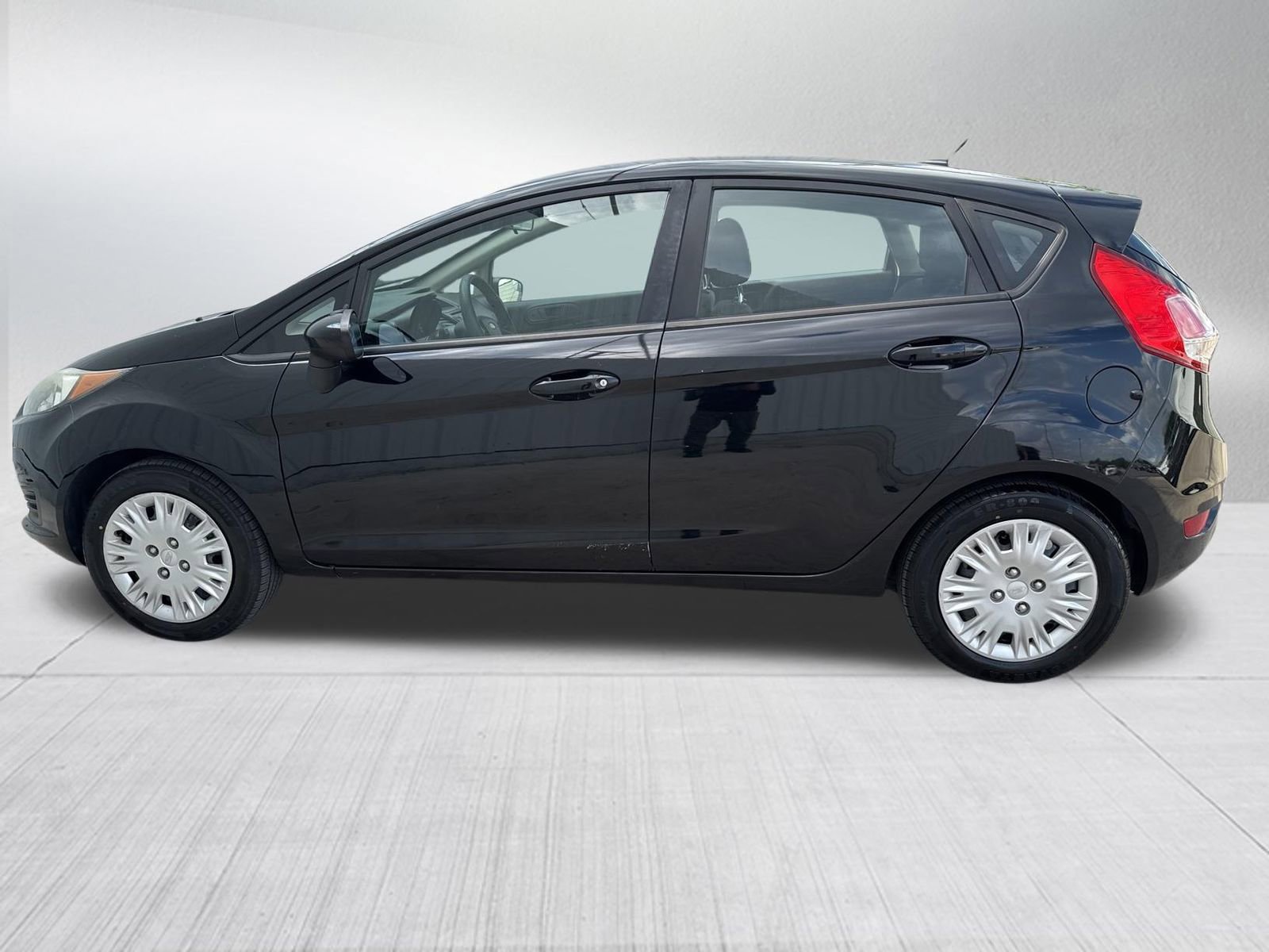 Used 2017 Ford Fiesta S FWD image 5