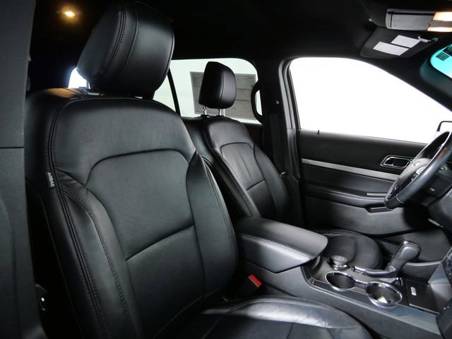 Certified 2018 Ford Explorer XLT w/ Equipment Group 202A AWD/4WD image 11