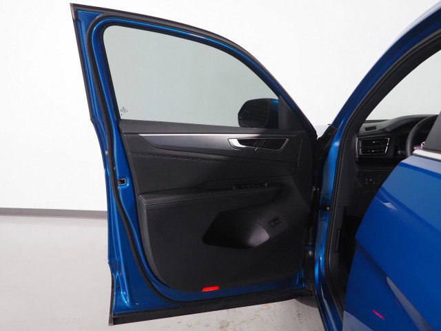 Used 2024 Volkswagen Atlas SE w/ Technology Package image 48