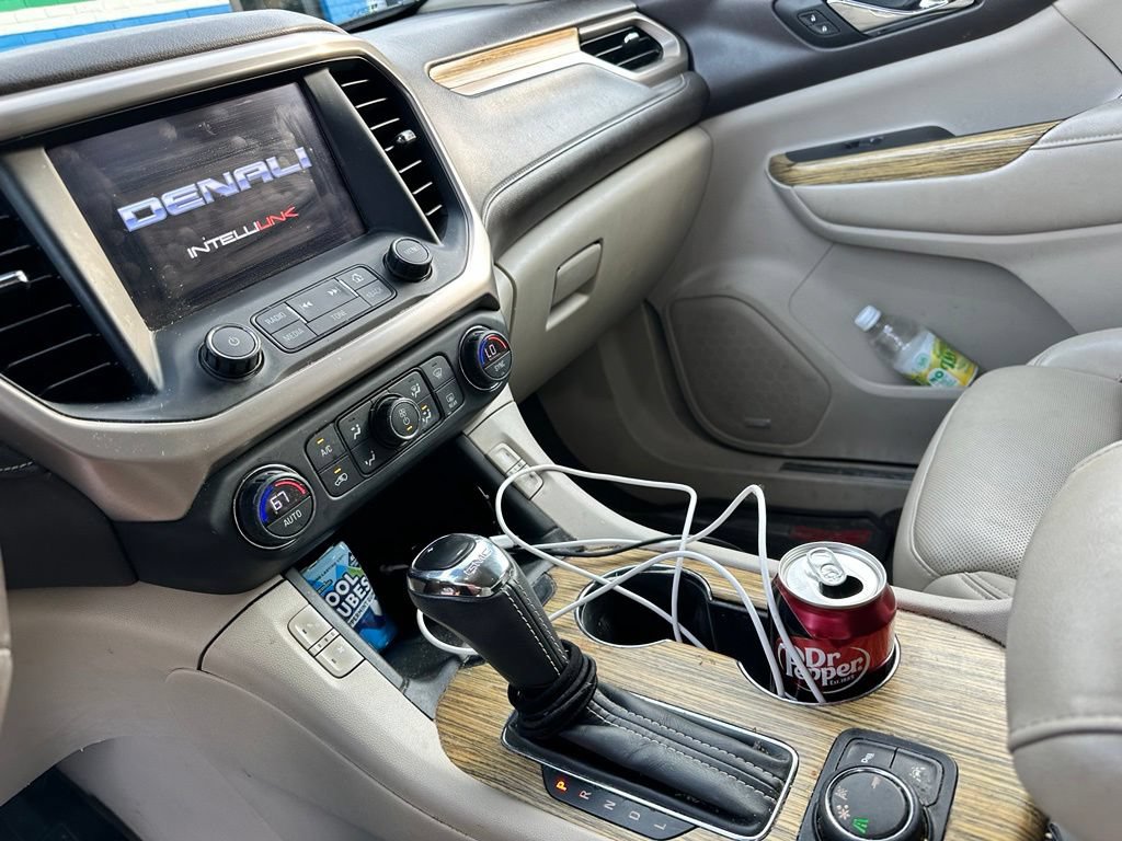 Used 2017 GMC Acadia Denali w/ Technology Package FWD image 13