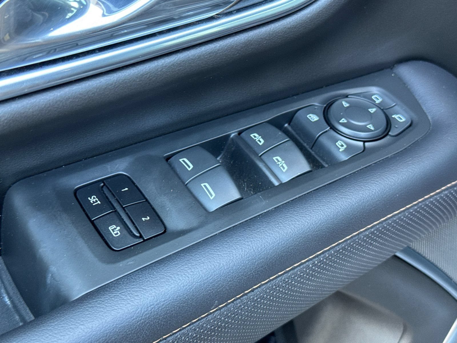 Used 2021 GMC Yukon AT4 AWD/4WD image 12