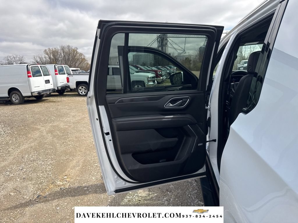 Used 2022 Chevrolet Suburban RST w/ Luxury Package AWD/4WD image 25