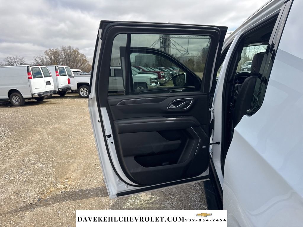 Used 2022 Chevrolet Suburban RST w/ Luxury Package AWD/4WD image 25