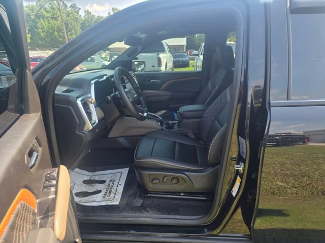 Used 2023 GMC Canyon Denali w/ Denali Black Edition AWD/4WD image 13