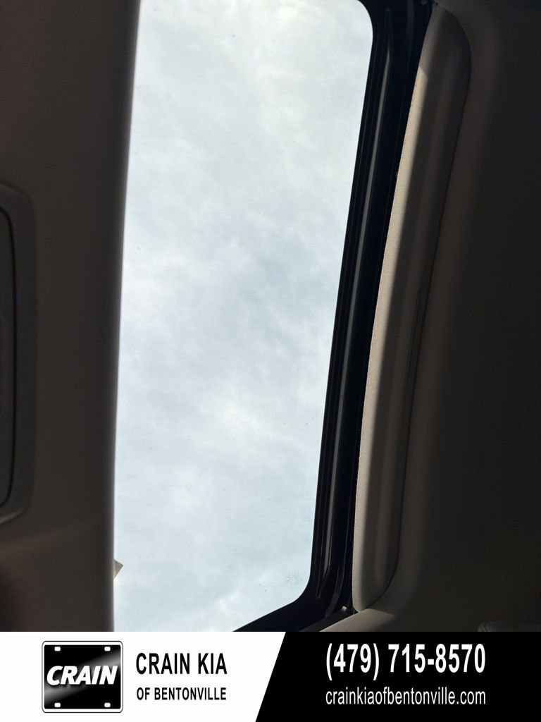 Used 2019 Honda CR-V Touring image 4