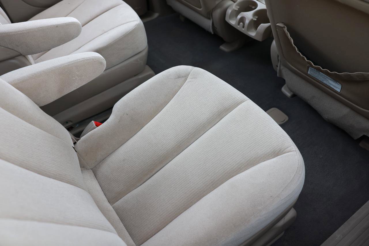 Used 2008 Kia Sedona LX image 12