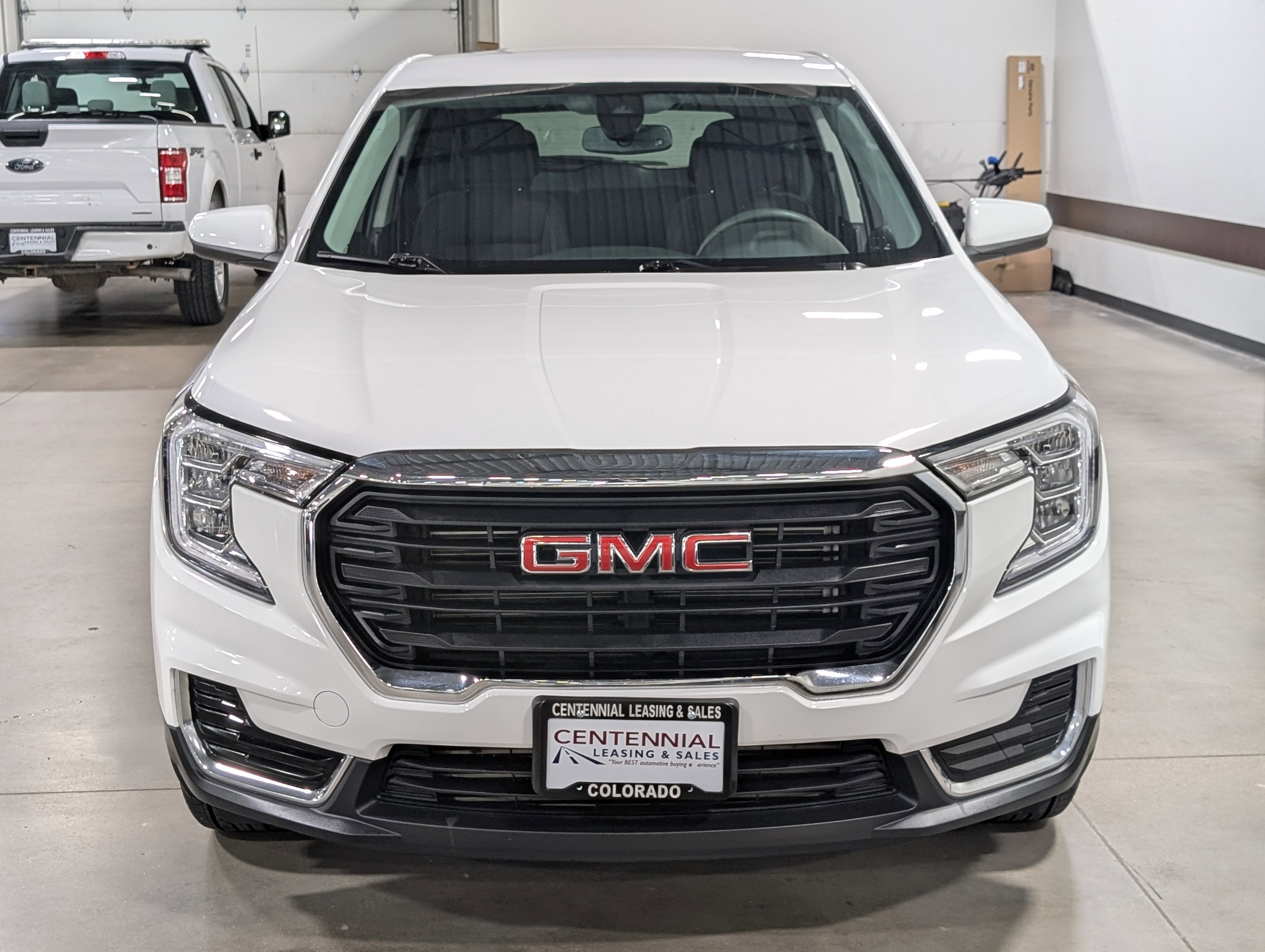 Used 2024 GMC Terrain SLE image 8