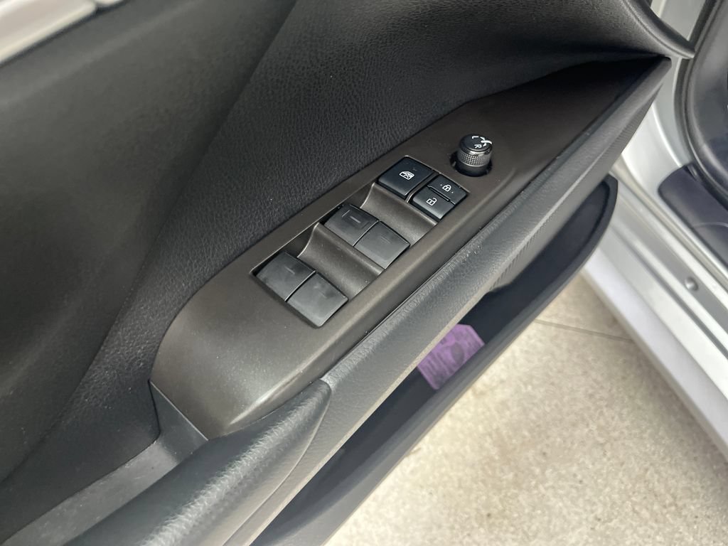 Used 2022 Toyota Camry LE FWD image 10