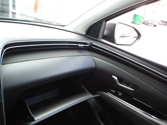 Used 2023 Hyundai Tucson Limited w/ Cargo Package AWD/4WD image 32