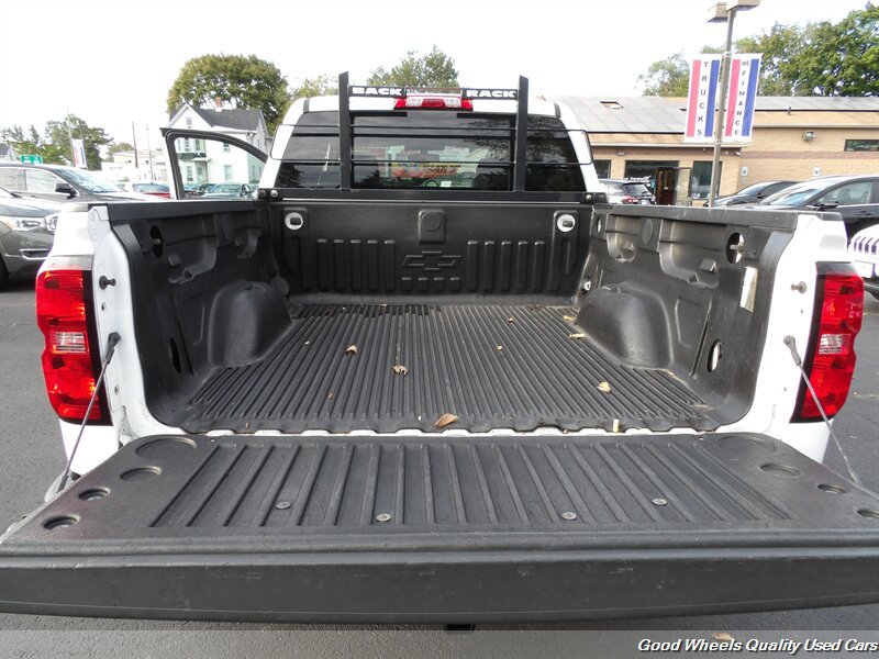 Used 2018 Chevrolet Silverado 1500 Custom w/ Custom Value Package AWD/4WD image 18