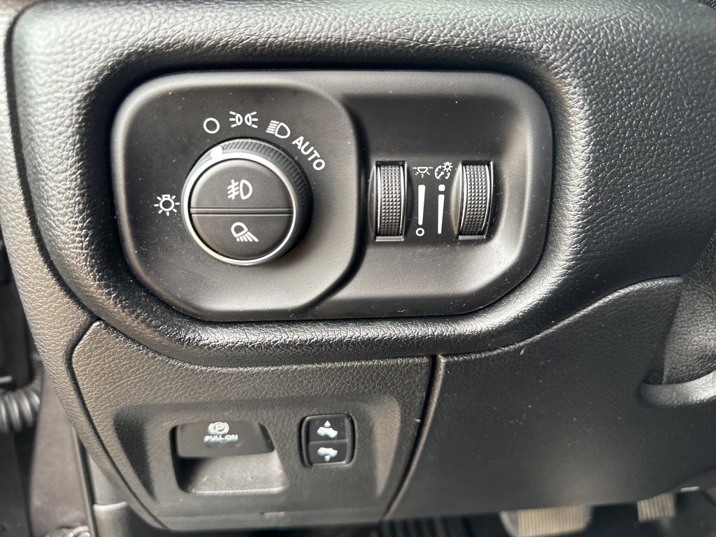 Used 2019 RAM 1500 Laramie w/ Sport Appearance Package image 13