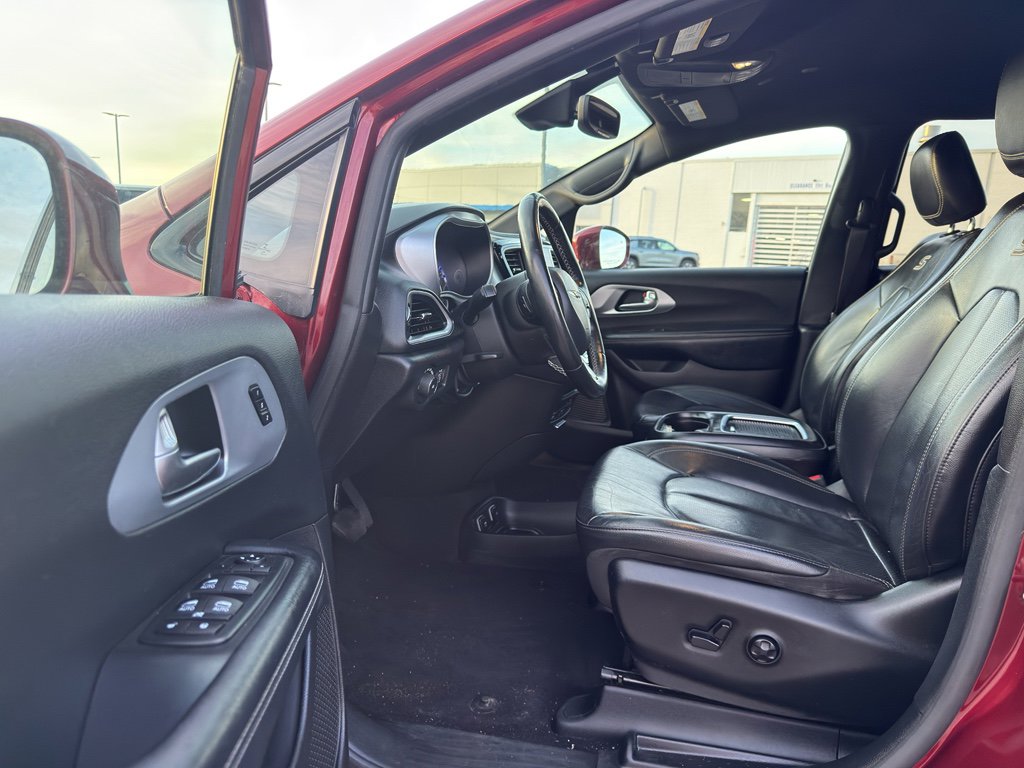 Used 2020 Chrysler Pacifica Touring-L Plus w/ Advanced Safetytec Group image 11
