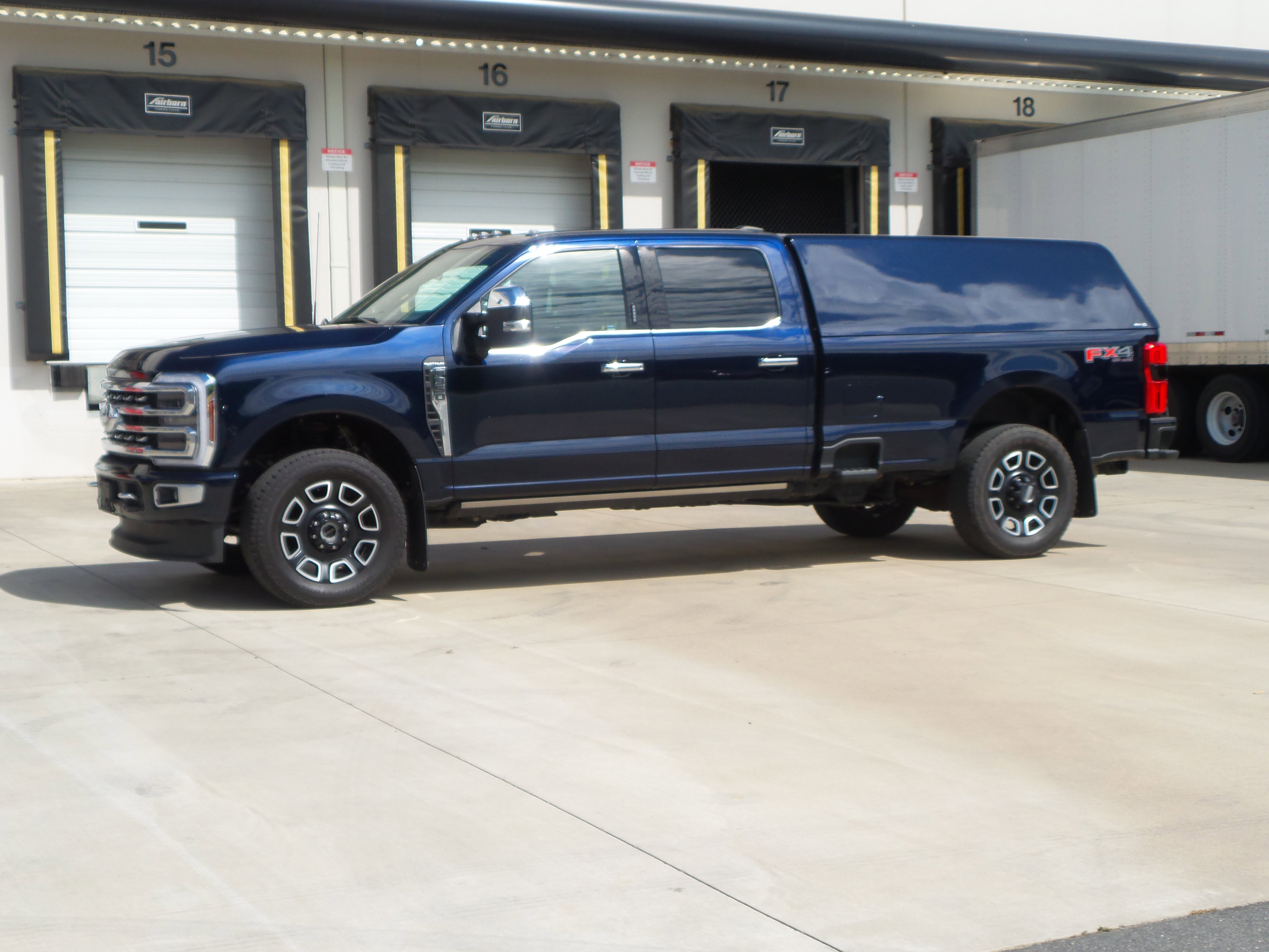 Used 2024 Ford F350 Platinum w/ FX4 Off-Road Package image 2
