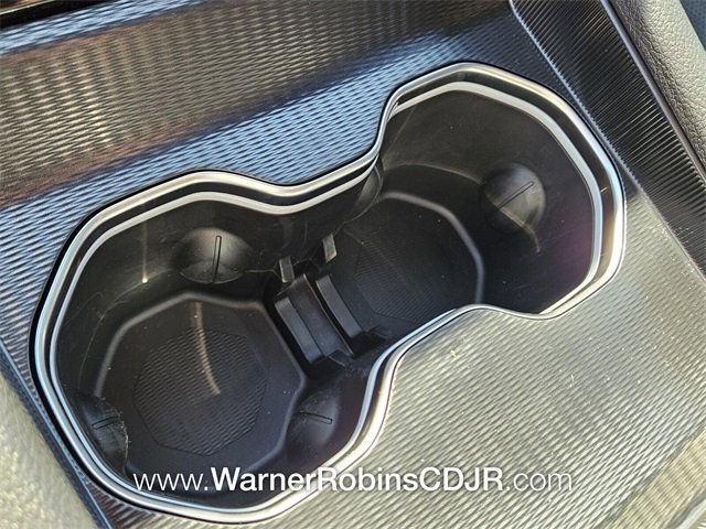 New 2025 Jeep Grand Cherokee Altitude image 24