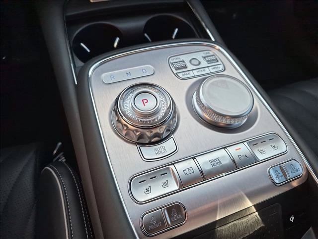 Used 2025 Genesis G90 3.5T AWD/4WD image 12