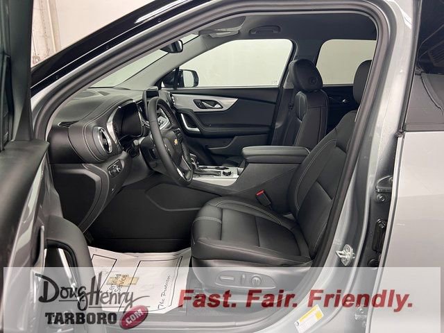 New 2025 Chevrolet Blazer LT w/ Midnight/Sport Edition image 33