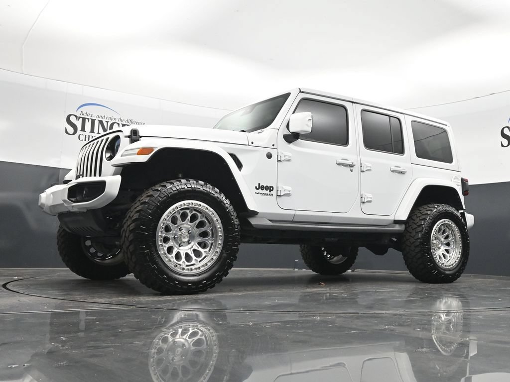 Used 2022 Jeep Wrangler Unlimited Sahara AWD/4WD image 28