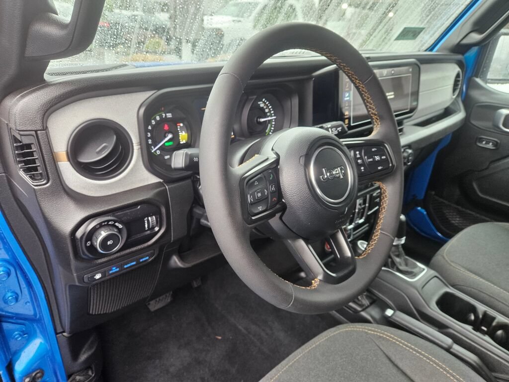 Used 2024 Jeep Wrangler Unlimited AWD/4WD image 20