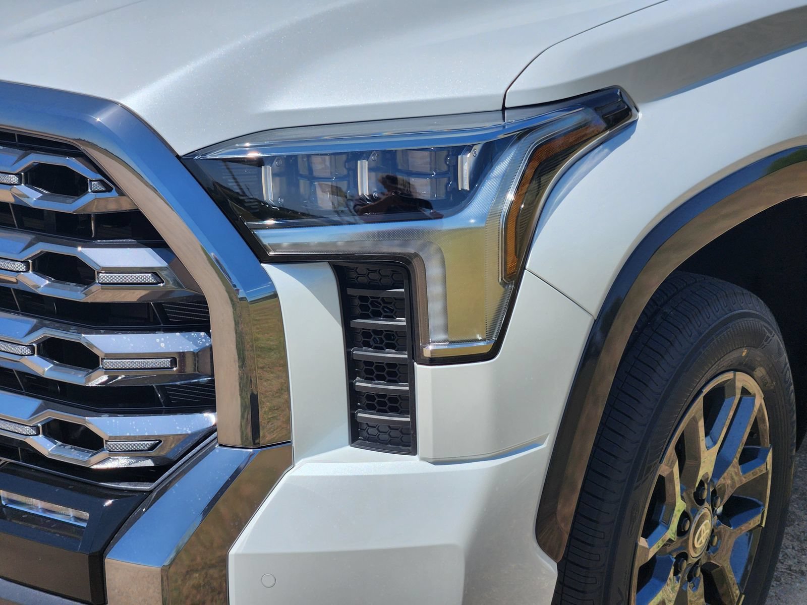 New 2026 Toyota Tundra Platinum AWD/4WD image 9